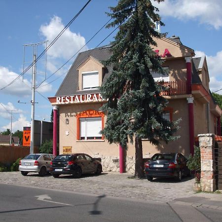 Attila Hotel Budapeszt Zewnętrze zdjęcie