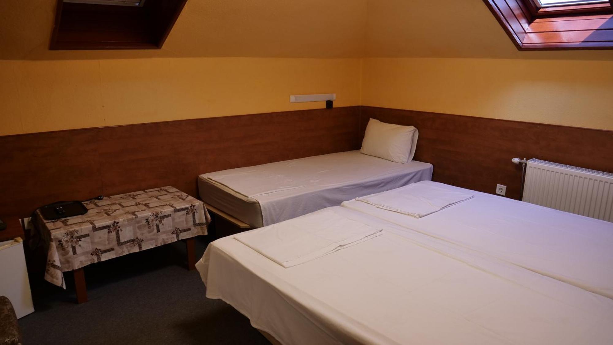 Attila Hotel Budapeszt Zewnętrze zdjęcie